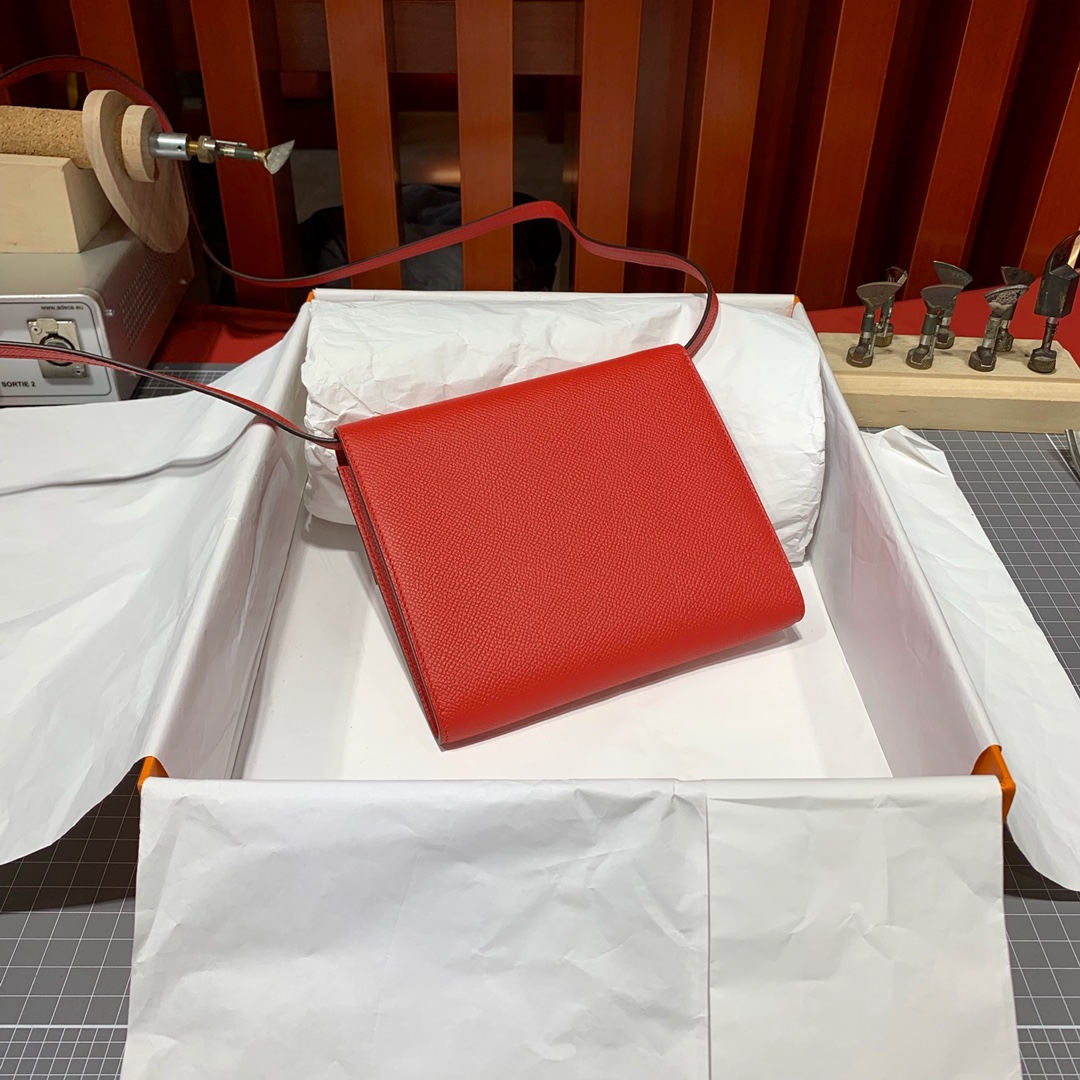 爱马仕包包价格 Hermes Clic16CM S5心红色Epsom皮单肩斜挎包 银扣