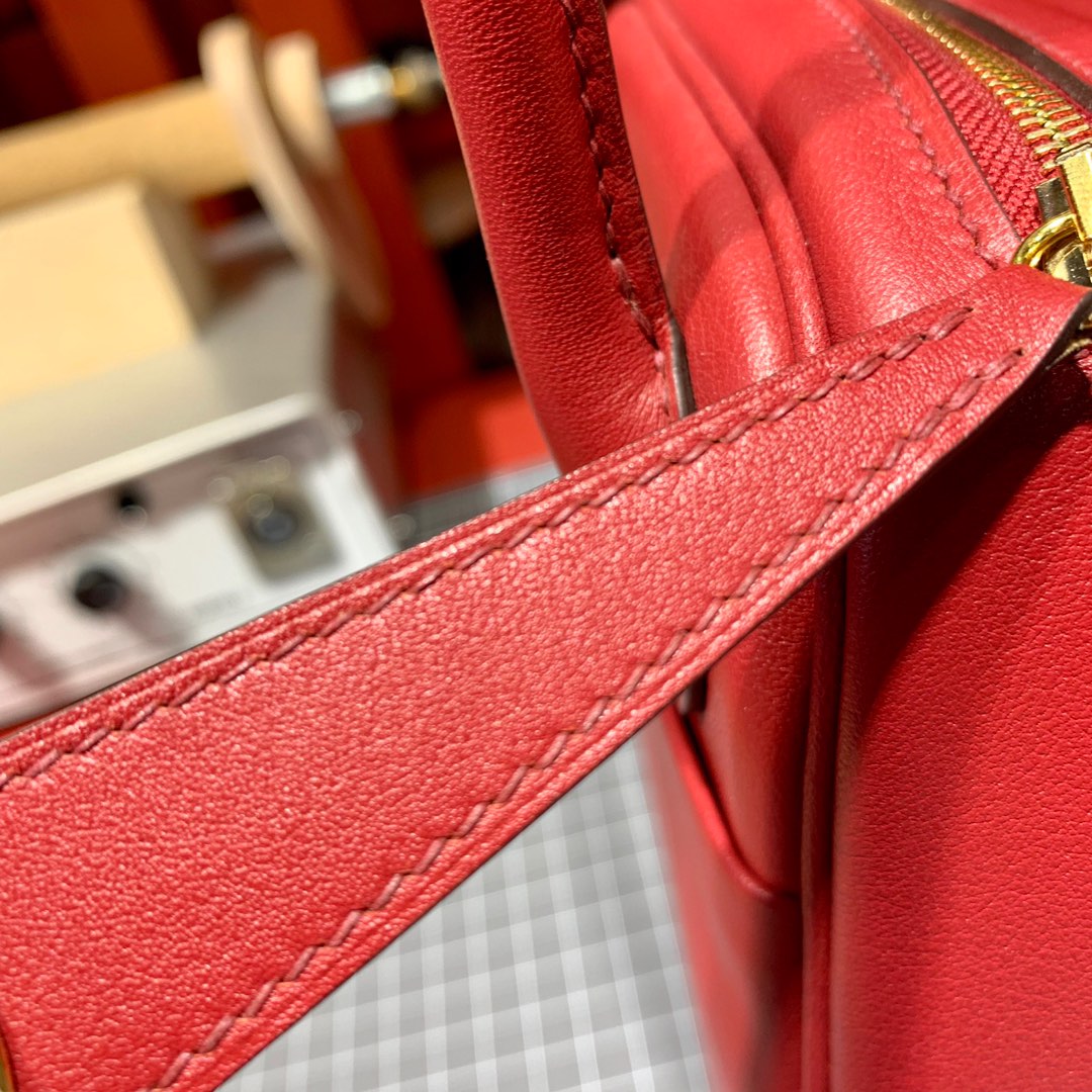 Hermes Lindy26CM 爱马仕宝石红Swift皮琳迪包手提单肩女包 金扣