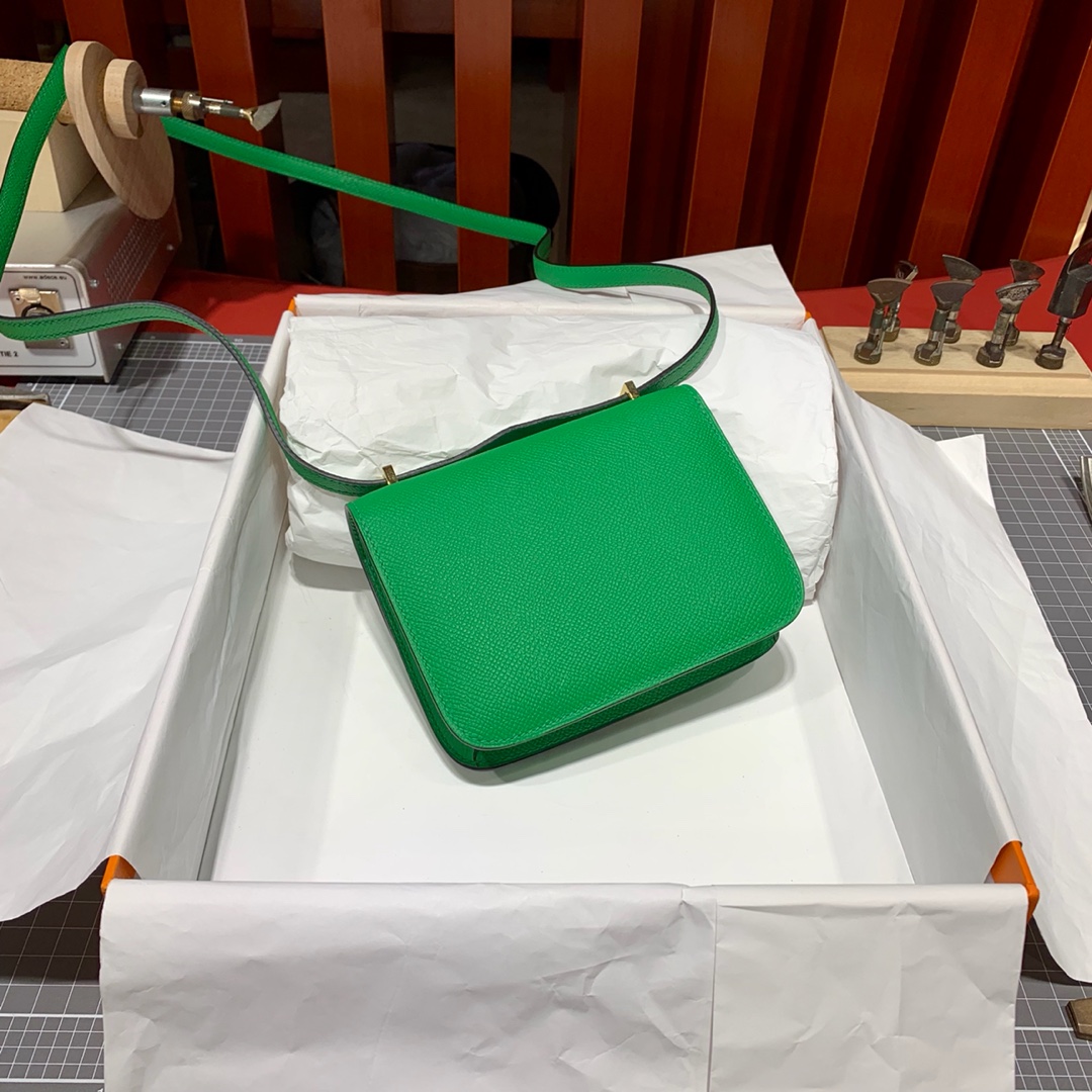 爱马仕康斯坦包迷你款 Hermes竹子绿Epsom皮Mini Constance14CM 金扣