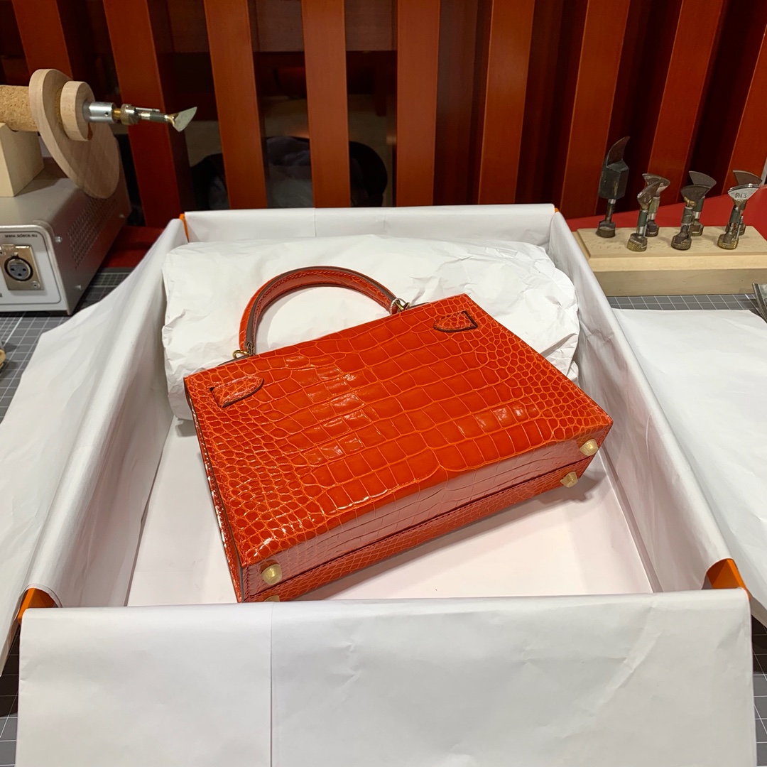 爱马仕迷你凯莉包2代 Hermes Minikelly19CM 火焰橙亮光鳄鱼皮 金扣