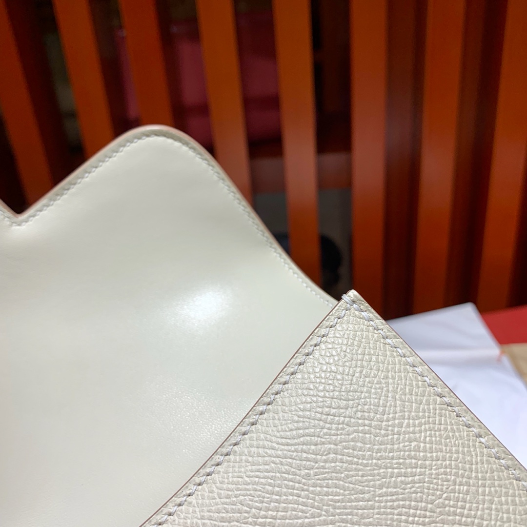 Hermes爱马仕奶昔白Epsom牛皮Mini Constance14CM迷你空姐包 银扣