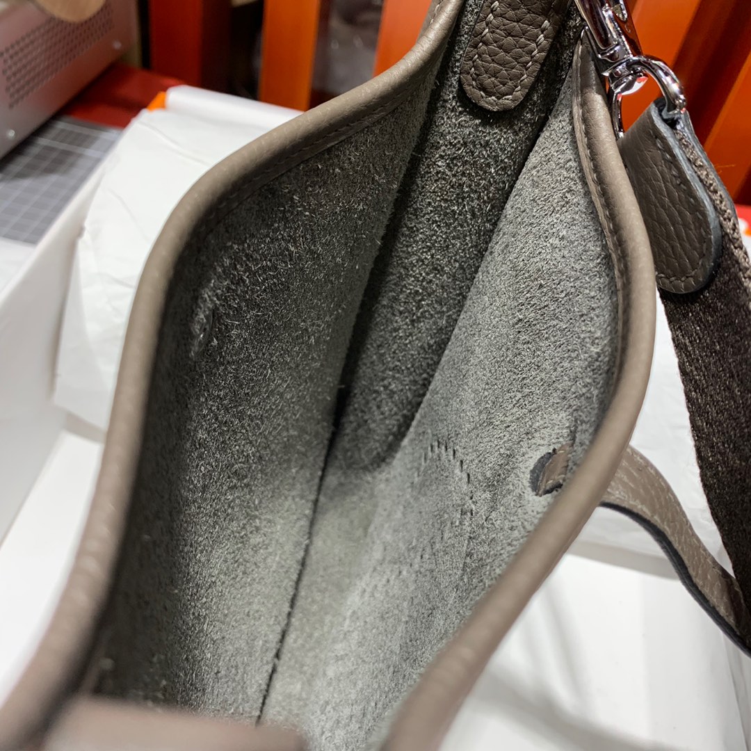 现货 Hermes Mini Evelyne17cm 爱马仕锡器灰原厂TC牛皮迷你伊芙琳包 银扣