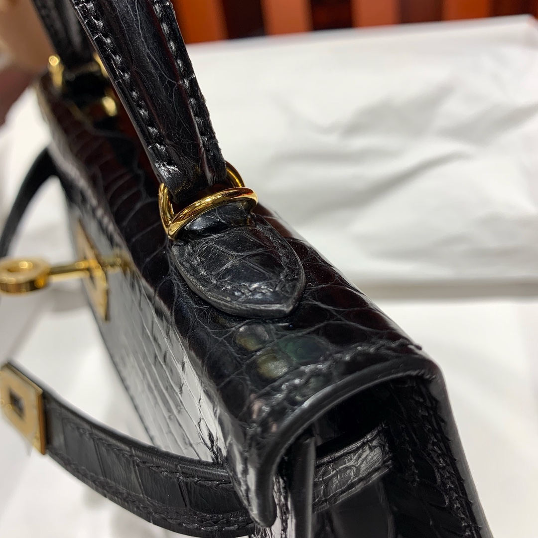 现货 Hermes Minikelly19CM 爱马仕亮光鳄鱼皮迷你凯莉包2代 黑色 金扣