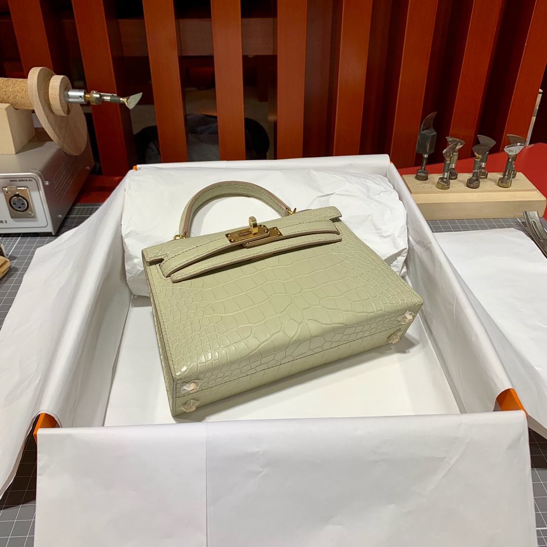 现货 爱马仕Minikelly2代手包 Hermes奶油灰雾面鳄鱼皮迷你凯莉包 金扣