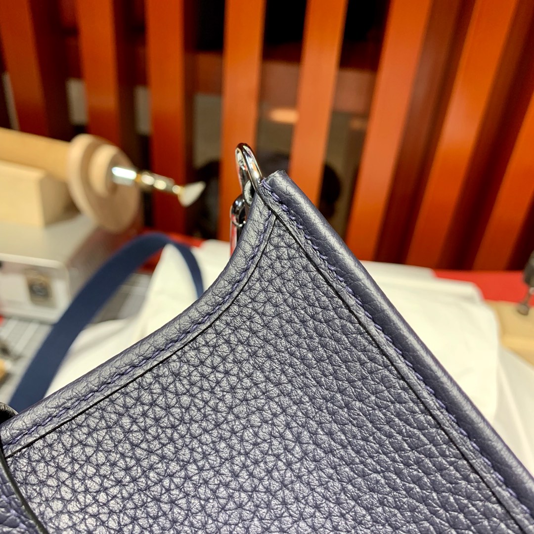 Hermes Mini Evelyne17CM 爱马仕午夜蓝TC牛皮伊芙林包斜挎女包 银扣