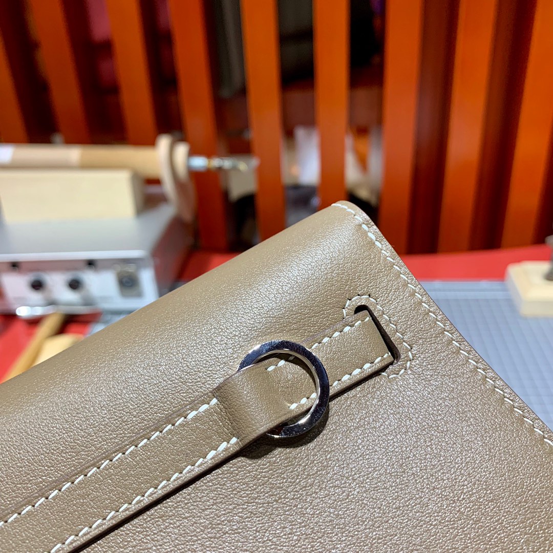 爱马仕包包官网 Hermes Kelly Danse大象灰顶级Swift牛皮单肩斜挎包