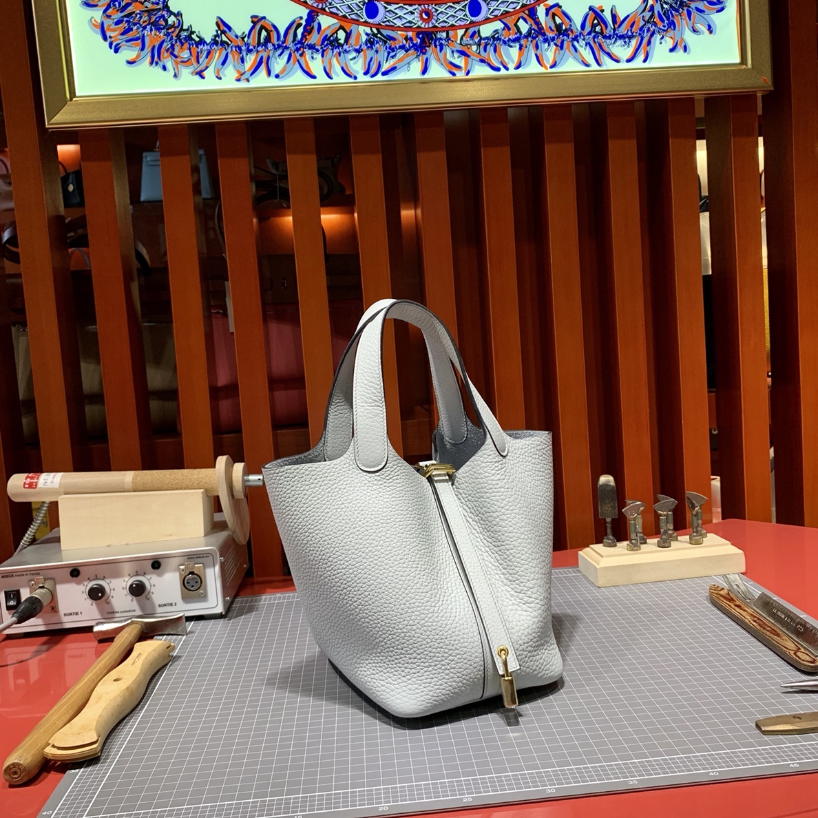 Hermes Picotin18CM 爱马仕苍白色TC牛皮菜篮子包水桶包 金扣