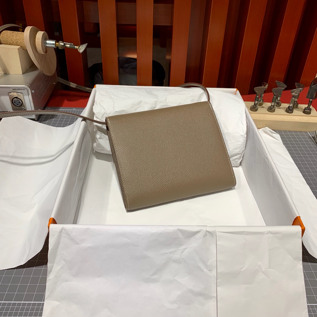 Hermes Clic16CM 爱马仕大象灰原厂Epsom皮克利奇单肩斜挎女包 银扣