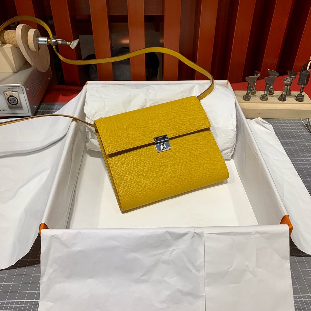 现货 爱马仕克利奇女包 Hermes Clic16CM斜挎包 9D琥珀黄Epsom皮 银扣
