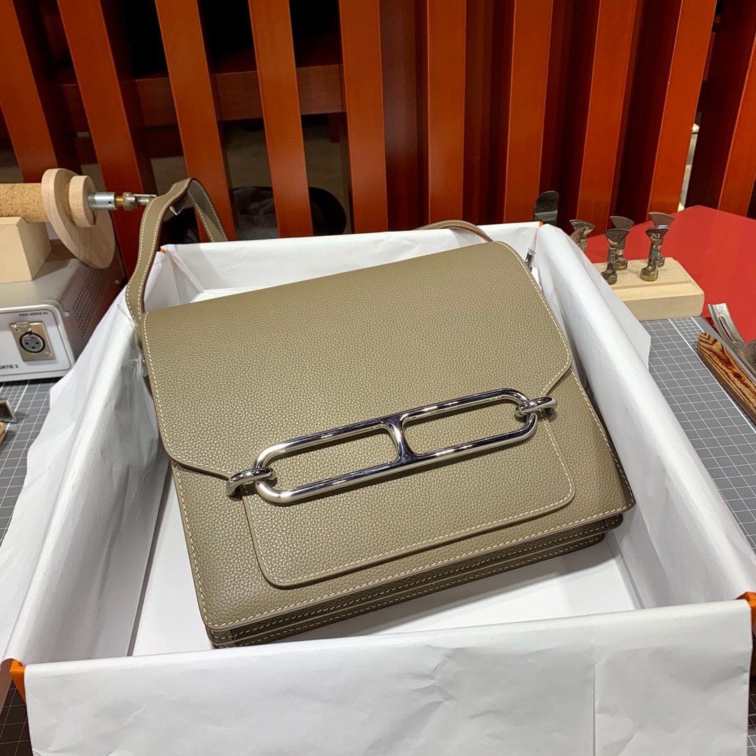 爱马仕猪鼻子包价格 Hermes Roulis24CM 大象灰Evercolor皮 银扣