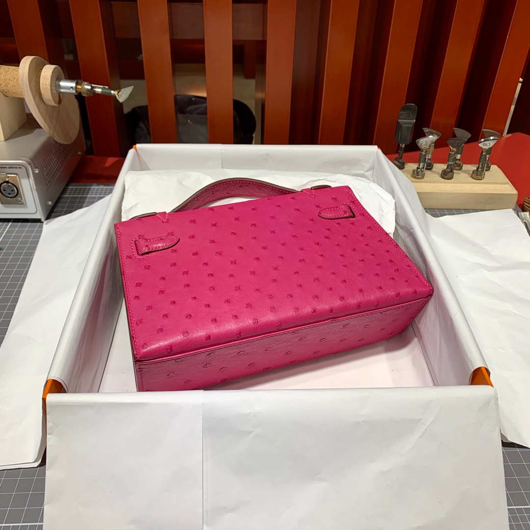 Hermes Minikelly22CM 爱马仕玫红色进口鸵鸟皮迷你凯莉包手包 金扣