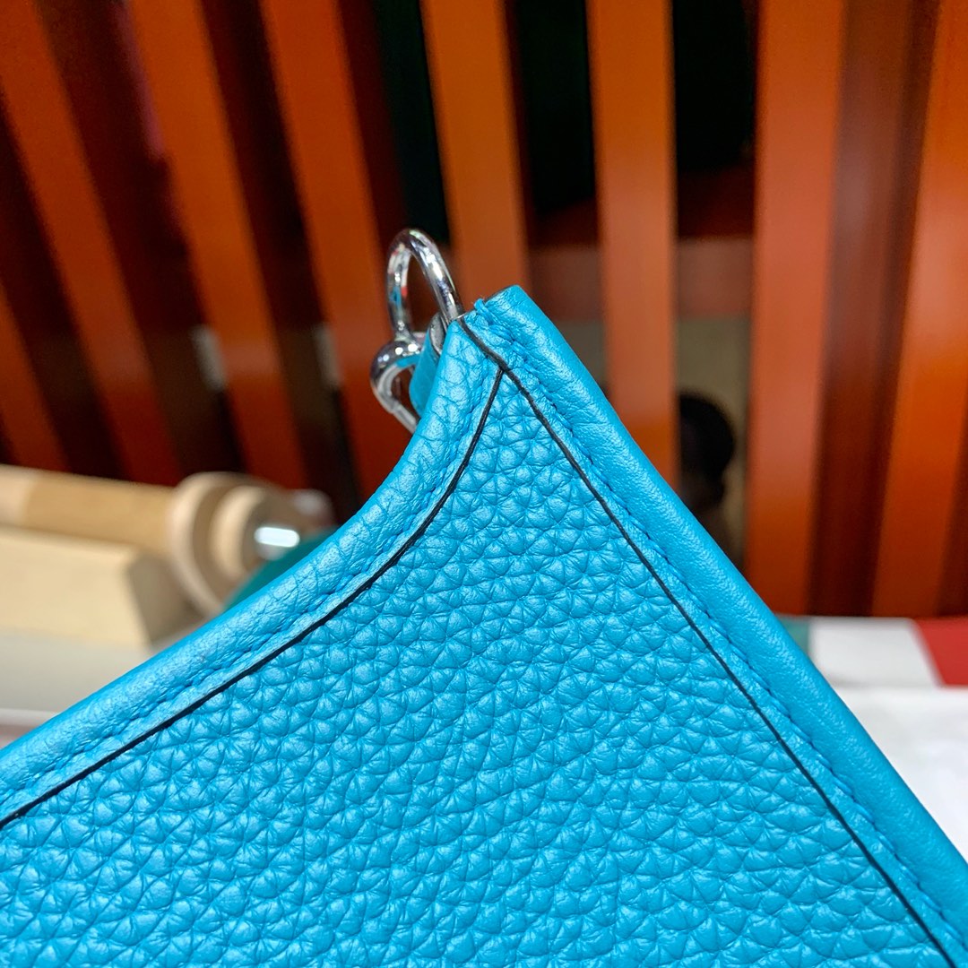 爱马仕女包批发 Hermes Mini Evelyne17CMTC牛皮伊芙林包 伊滋密尔蓝 银扣