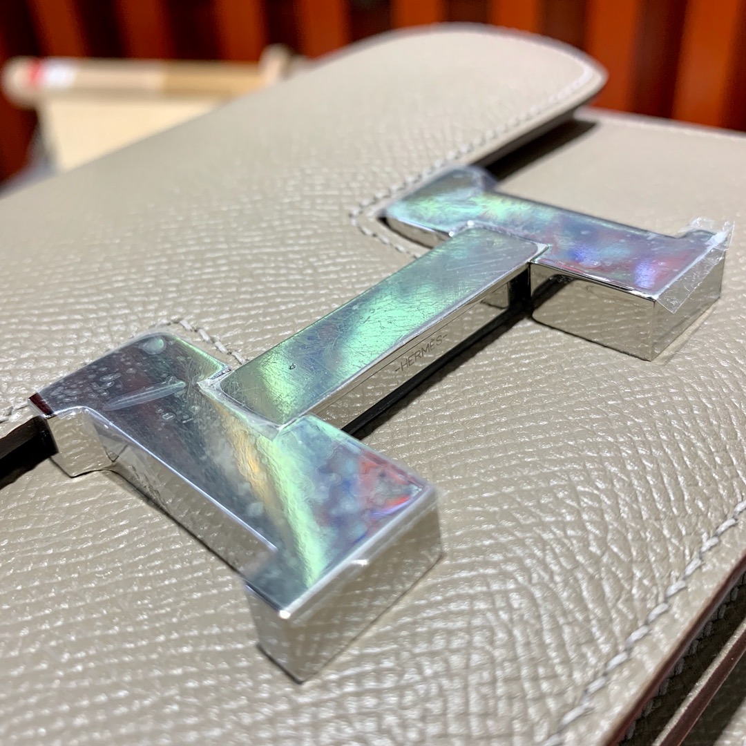 爱马仕女包价格 Hermes Constance19CM 沥青灰掌纹牛皮空姐包 银扣