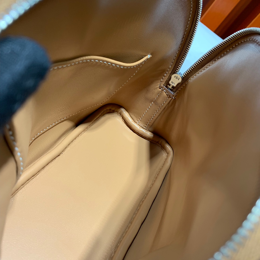 爱马仕迷你保龄球包 Hermes Mini Bolide18CM 土黄色Evercolor皮 银扣