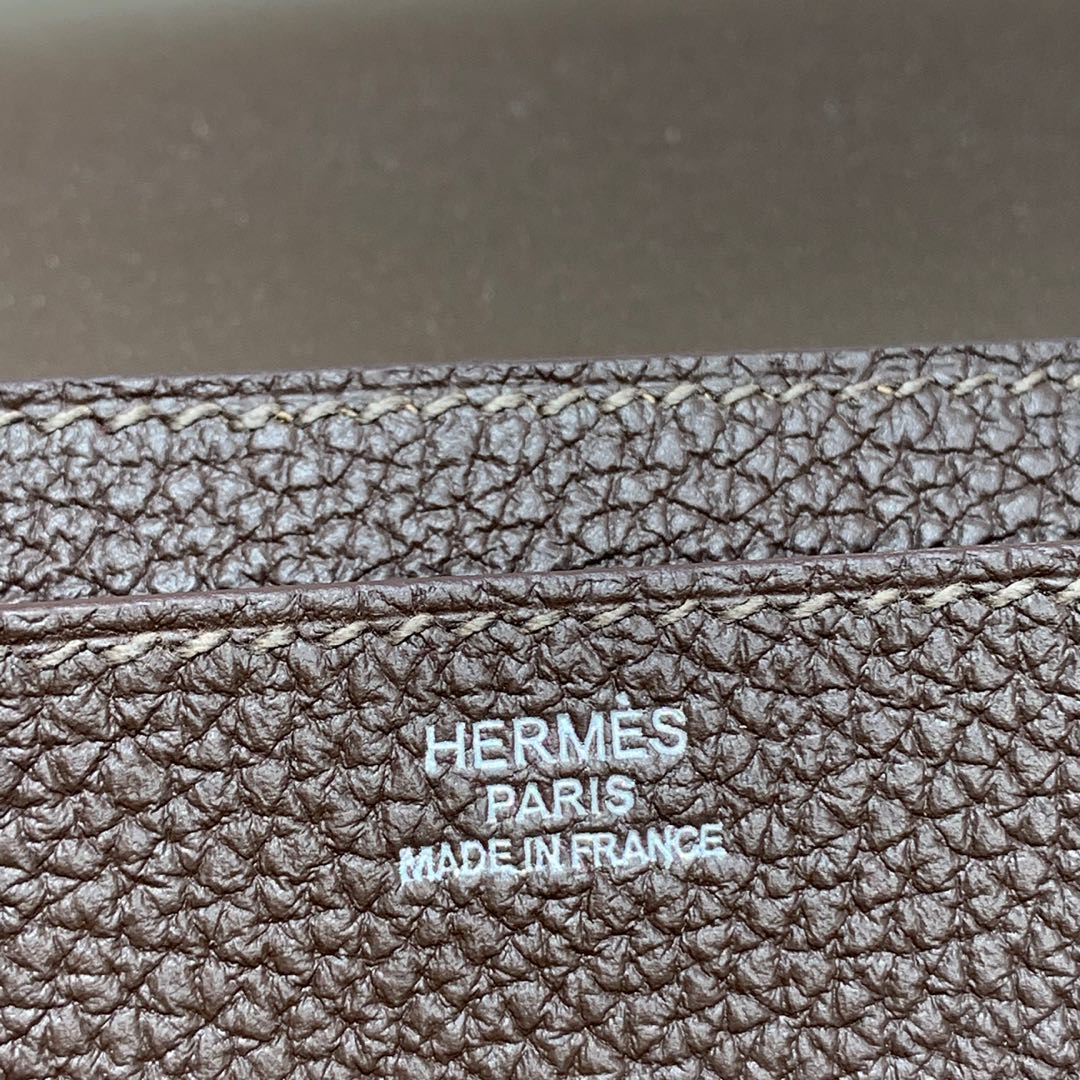 现货 爱马仕手包价格 Hermes Dogon护照本深啡色Togo皮 银扣
