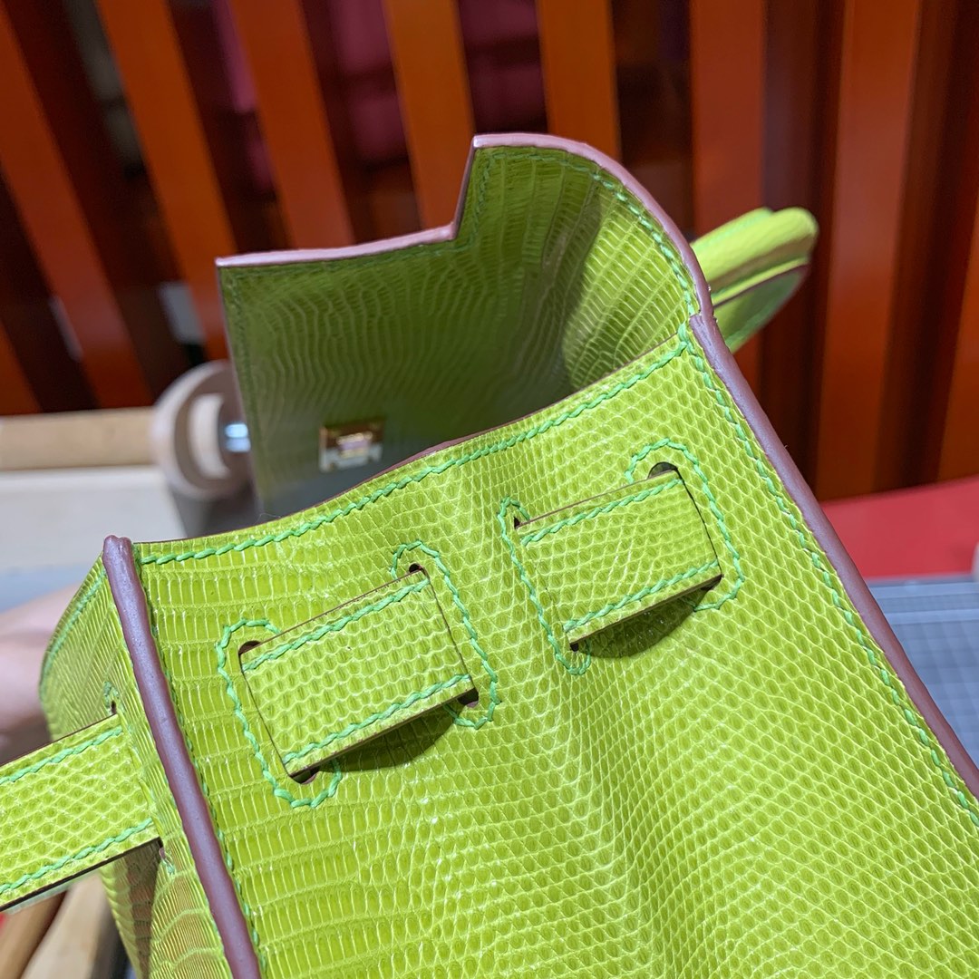 爱马仕女包批发 Hermes Kelly28cm 浅绿色进口蜥蜴皮凯莉包 金扣