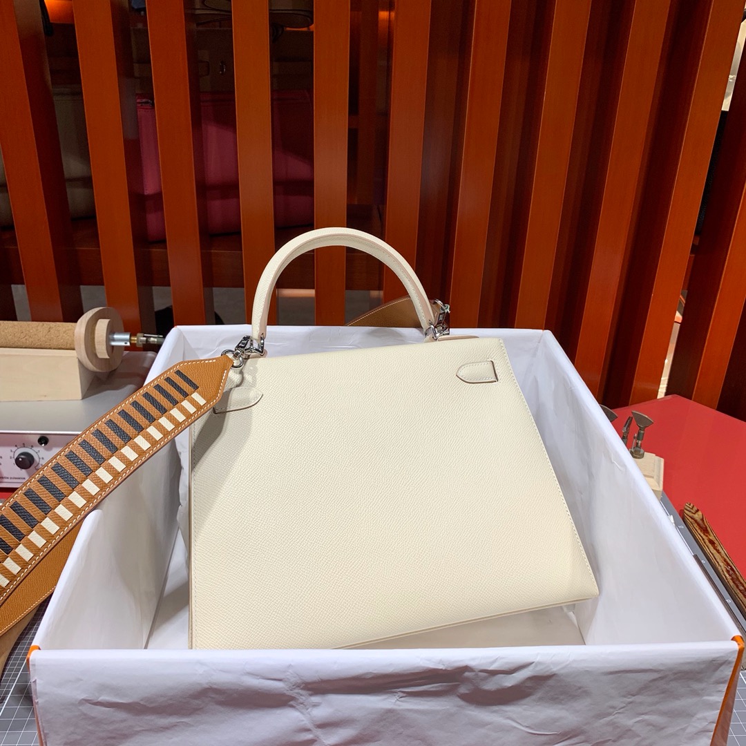 爱马仕凯莉包尺寸 Hermes Kelly25cm CC10奶昔白Epsom皮 金银扣
