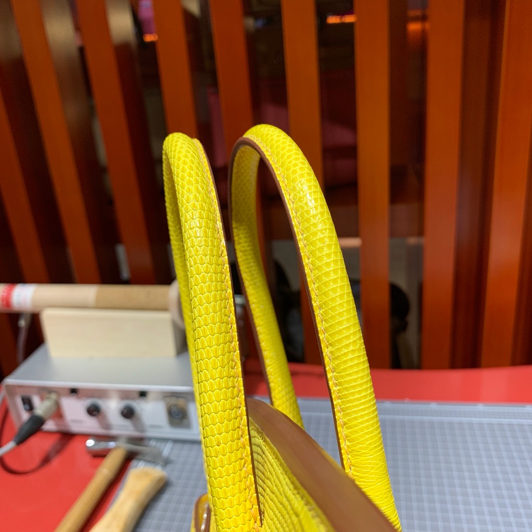 Hermes包包批发 爱马仕琥珀黄稀有蜥蜴皮铂金包Birkin30cm 金扣