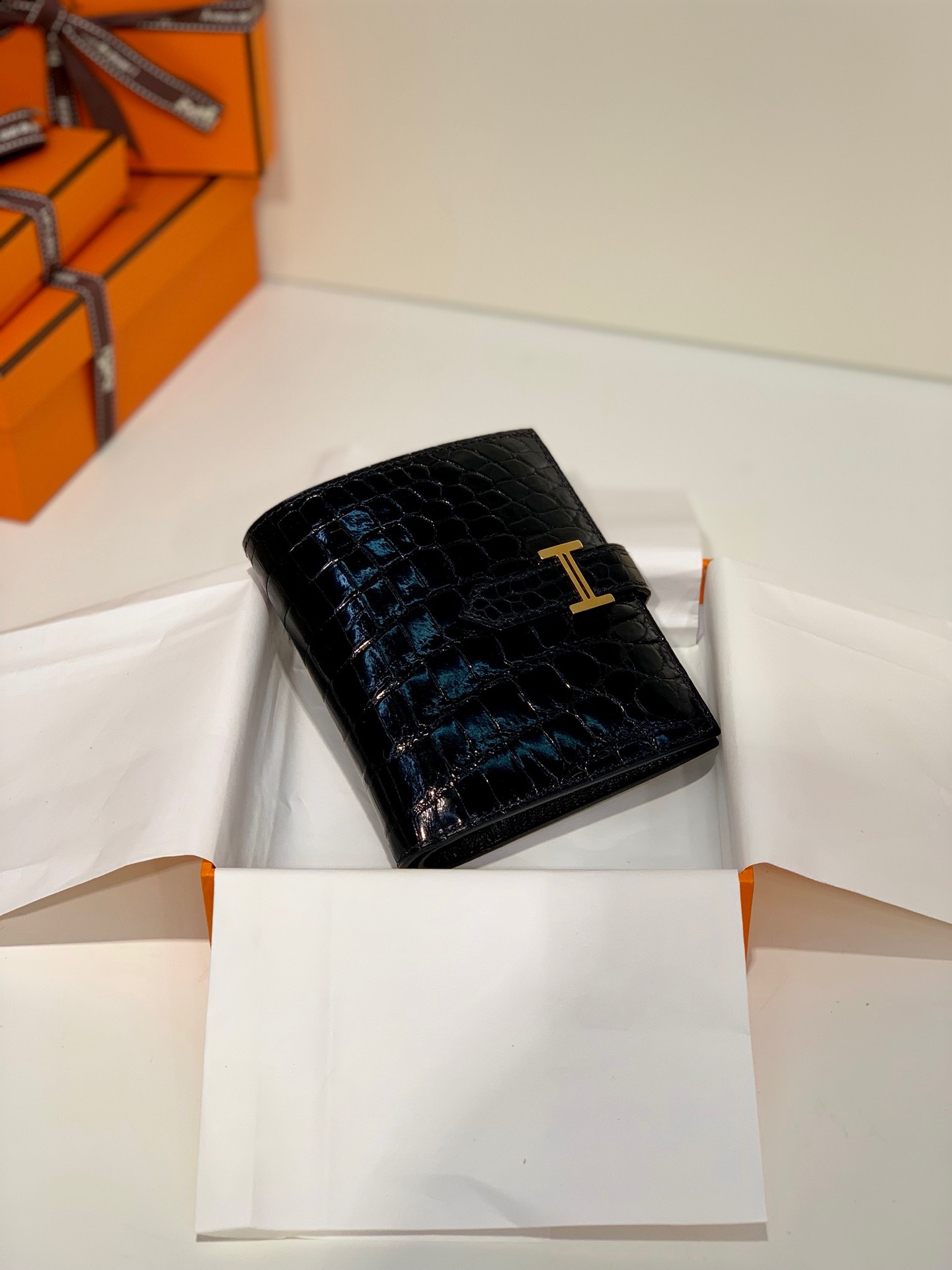 现货 Hermes Bearn Wallet 爱马仕黑色亮面鳄鱼皮短款钱包卡包