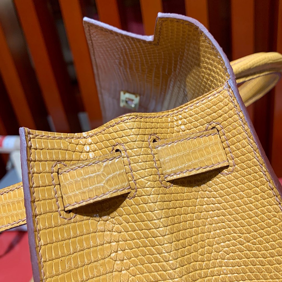 Hermes包包官网 爱马仕姜黄色顶级蜥蜴皮凯莉包Kelly28CM 金扣