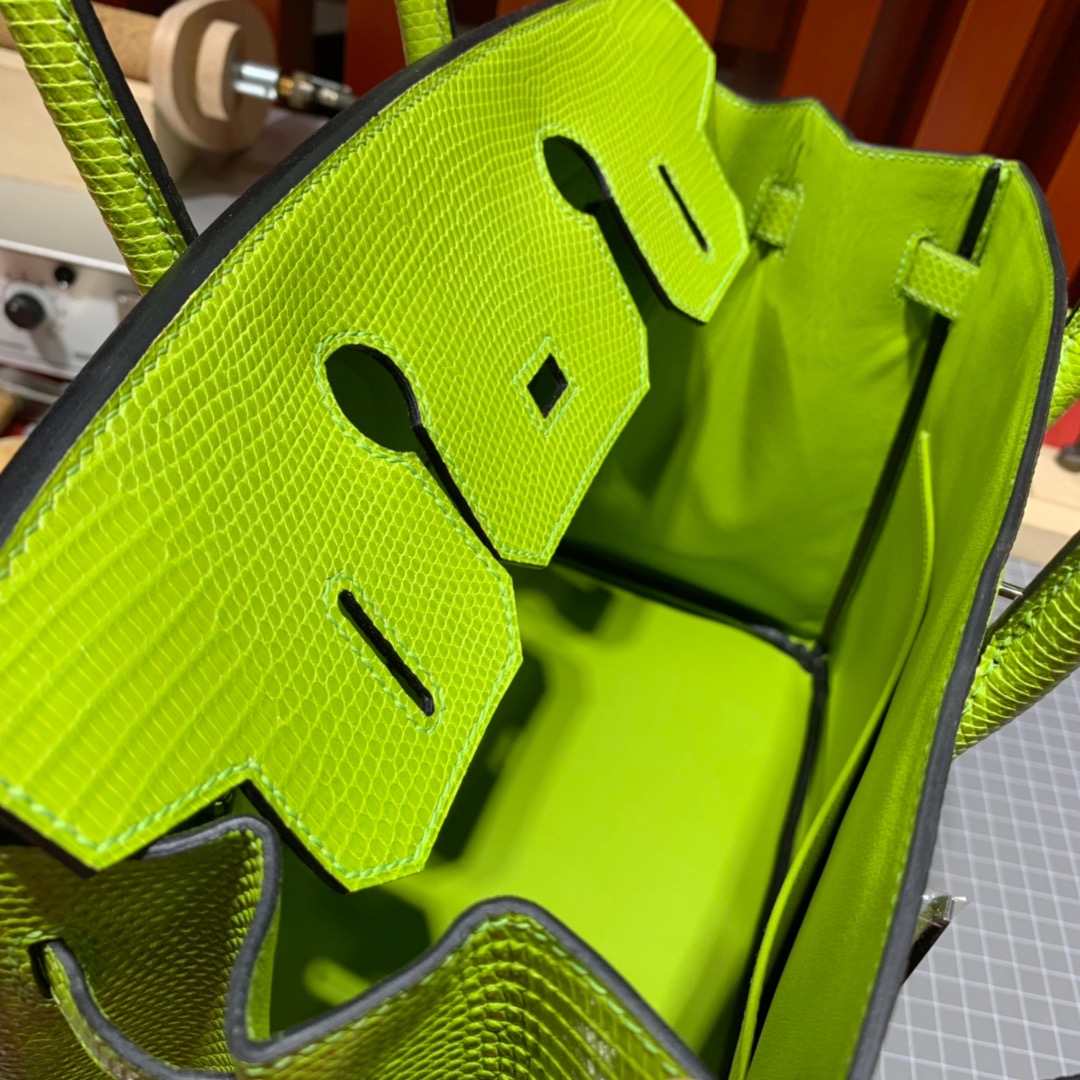 现货 Hermes Birkin30cm 爱马仕浅绿色进口蜥蜴皮铂金包 银扣