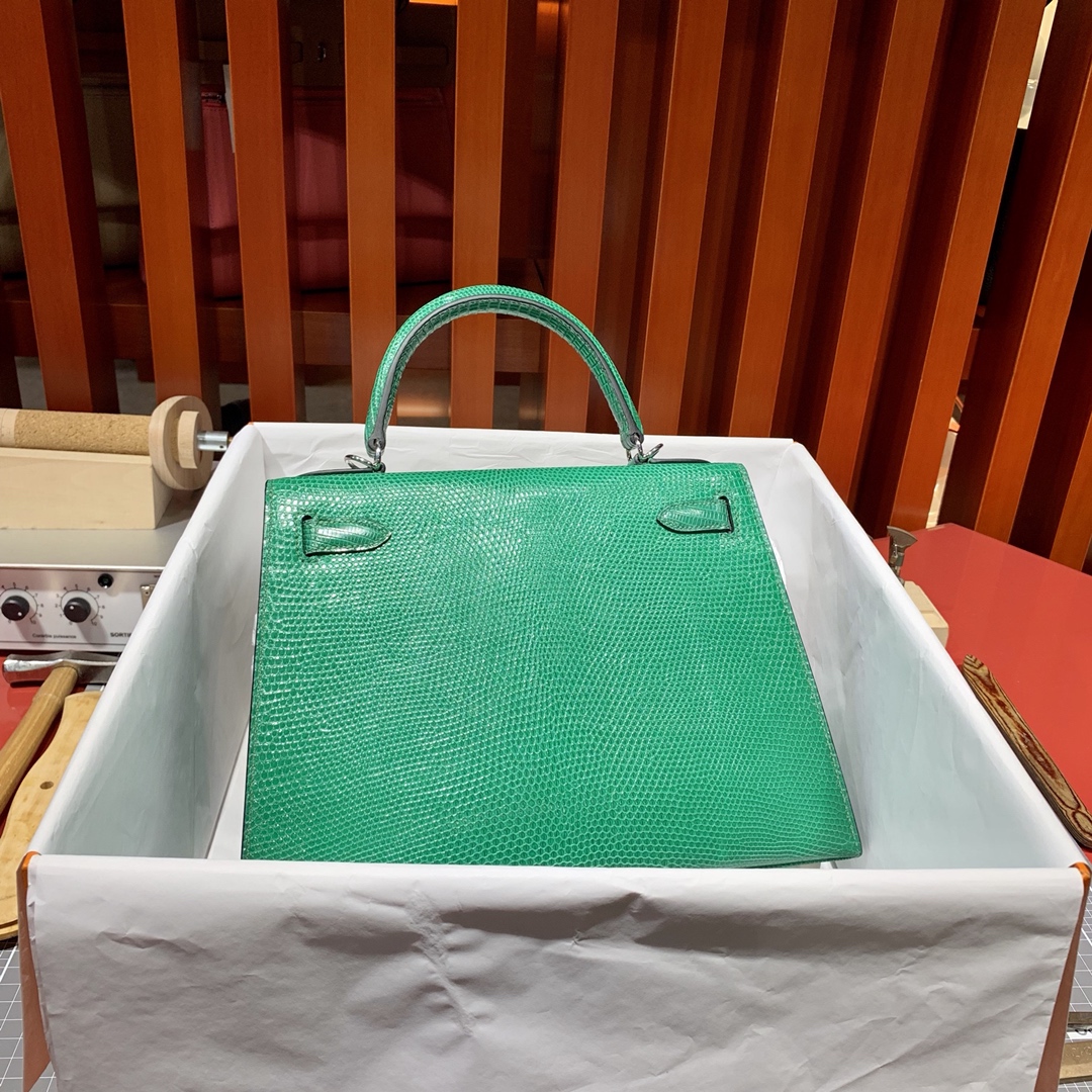 现货 Hermes Kelly28cm 爱马仕草绿色进口蜥蜴皮凯莉包 银扣