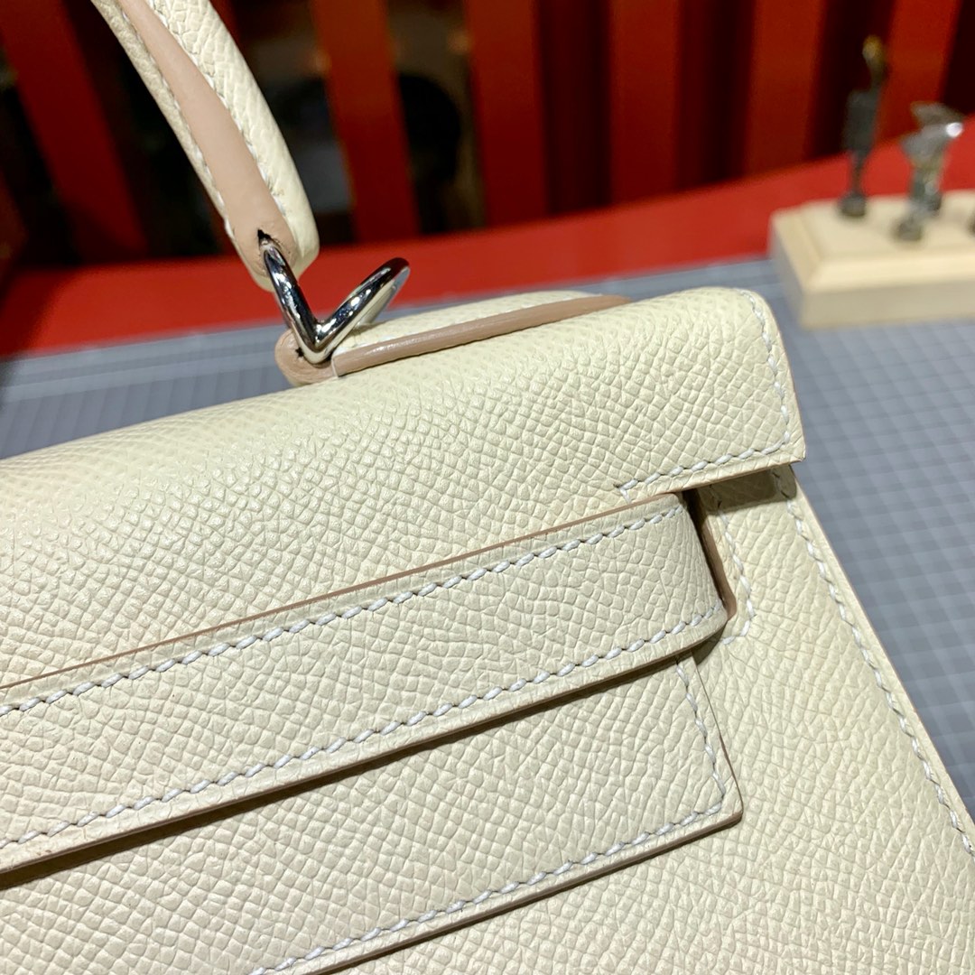 爱马仕凯莉包尺寸 Hermes Kelly25cm CC10奶昔白Epsom皮 金银扣