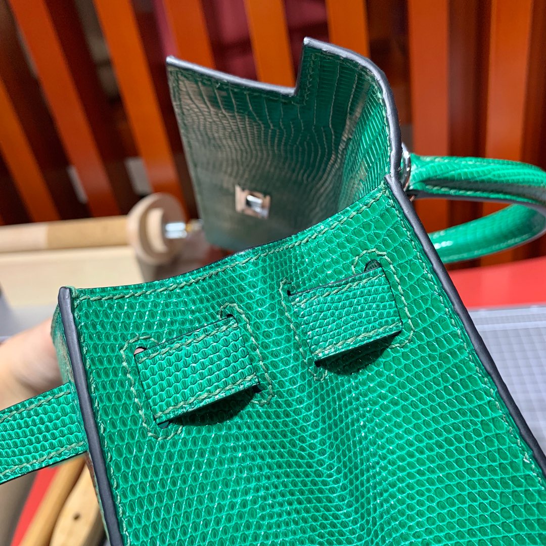 现货 Hermes Kelly28cm 爱马仕草绿色进口蜥蜴皮凯莉包 银扣