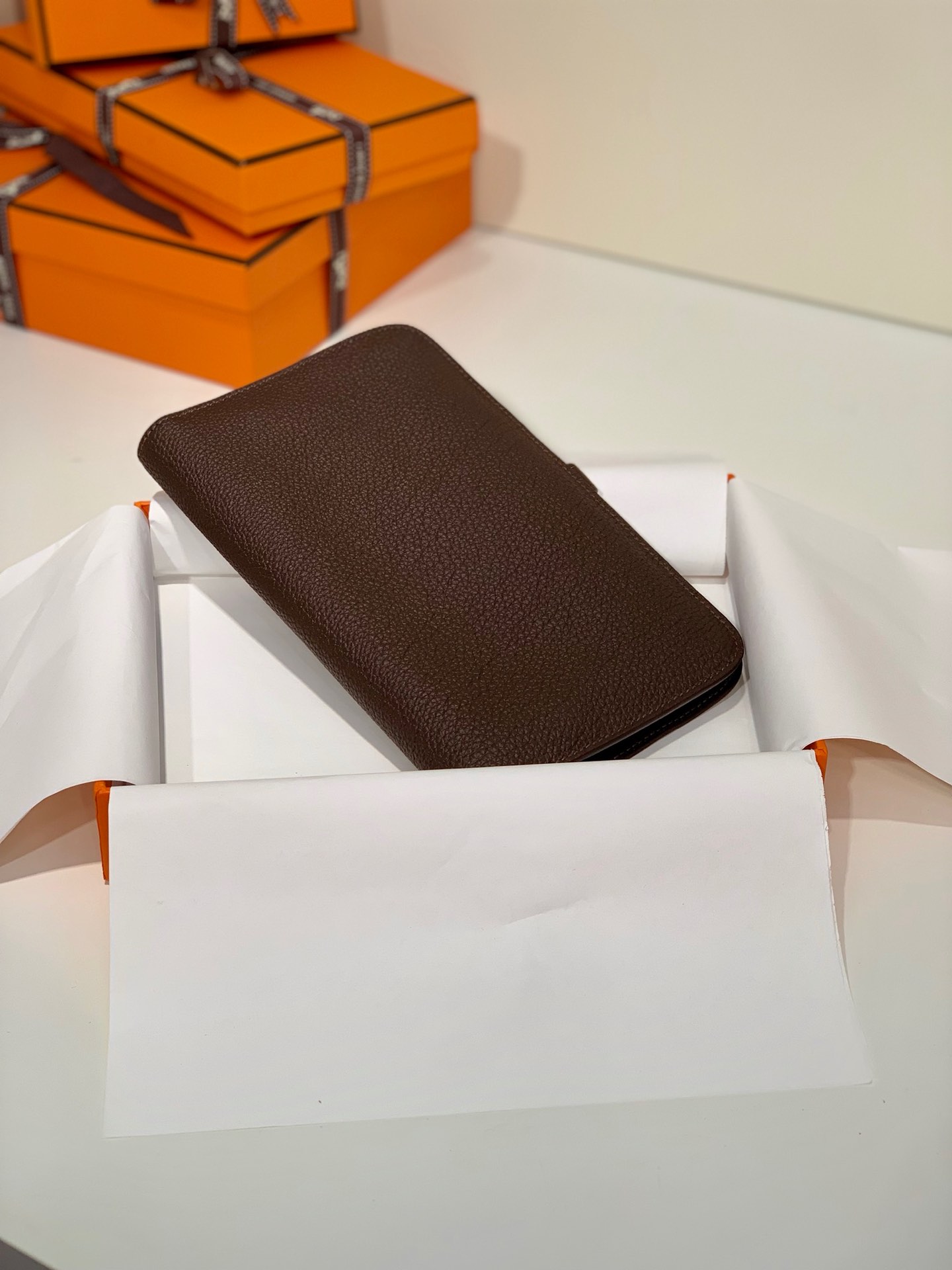现货 爱马仕手包价格 Hermes Dogon护照本深啡色Togo皮 银扣