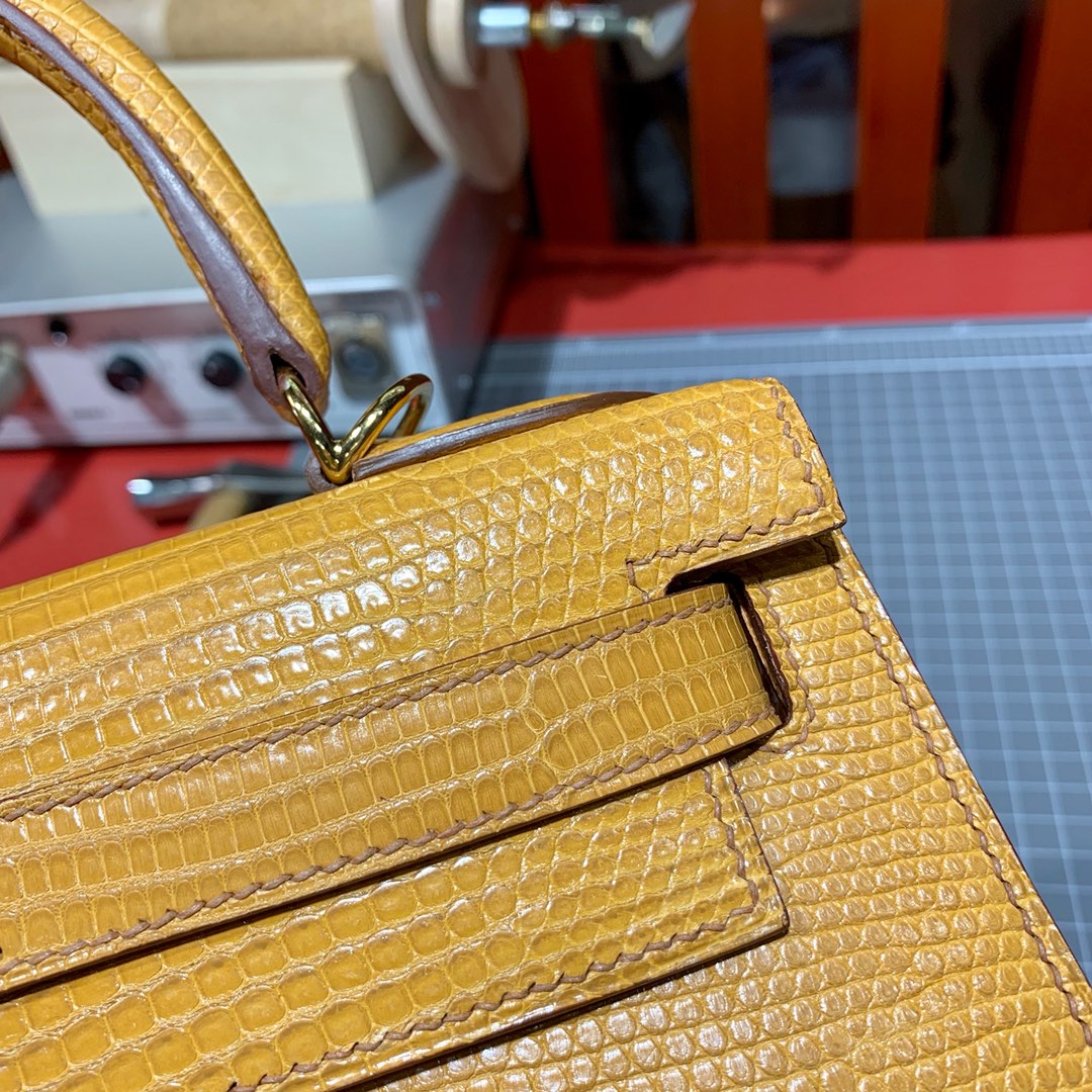 Hermes包包官网 爱马仕姜黄色顶级蜥蜴皮凯莉包Kelly28CM 金扣