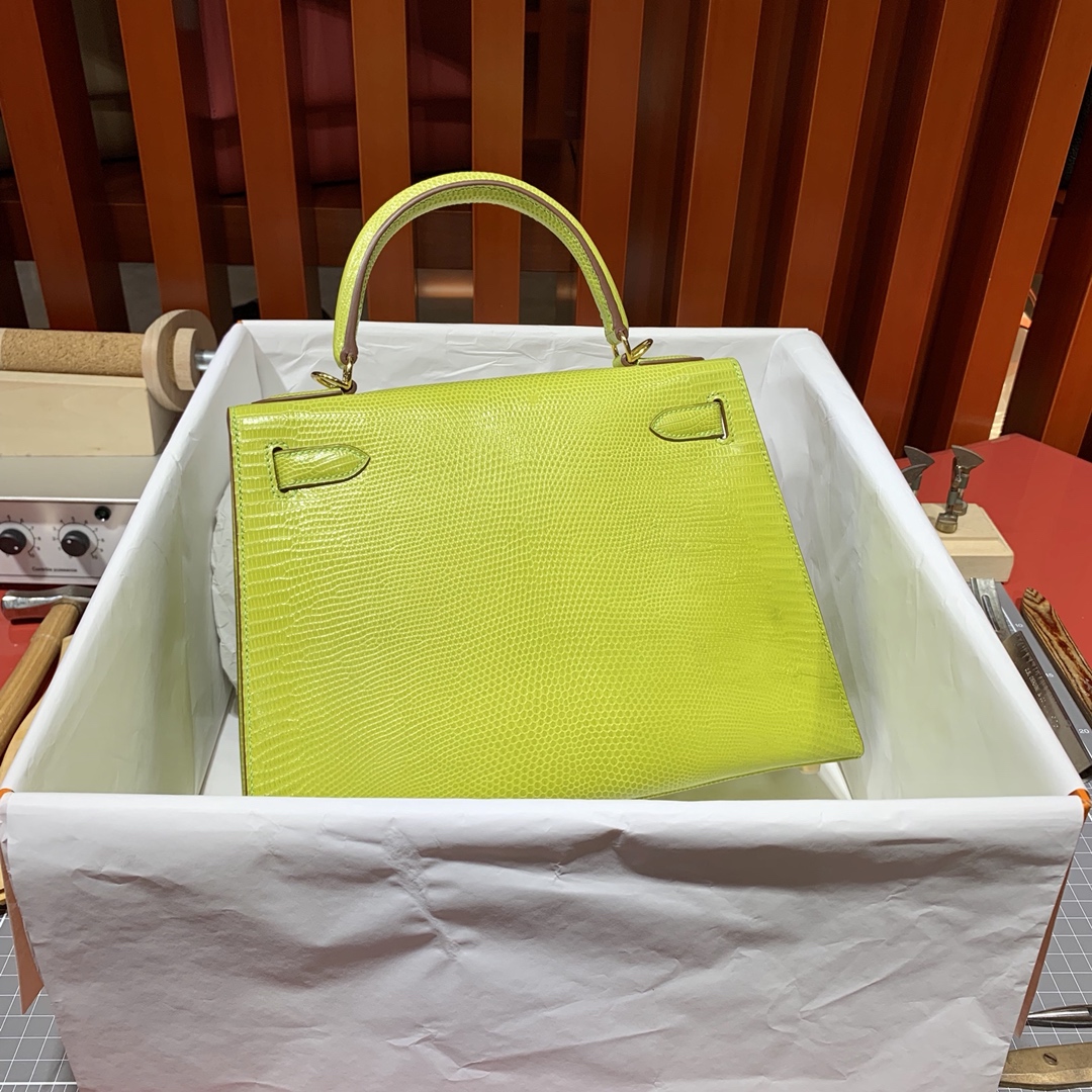 爱马仕女包批发 Hermes Kelly28cm 浅绿色进口蜥蜴皮凯莉包 金扣