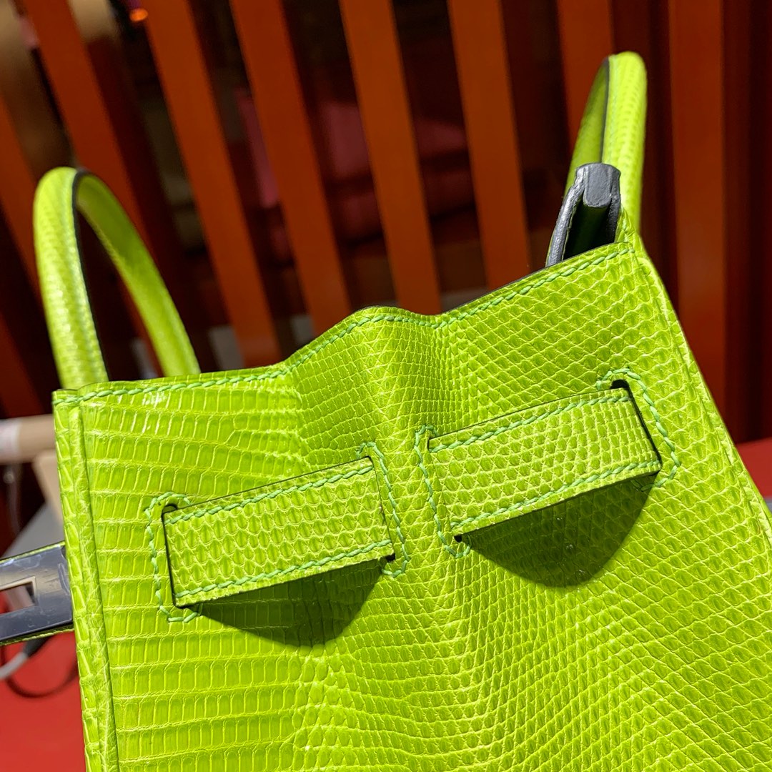 现货 Hermes Birkin30cm 爱马仕浅绿色进口蜥蜴皮铂金包 银扣