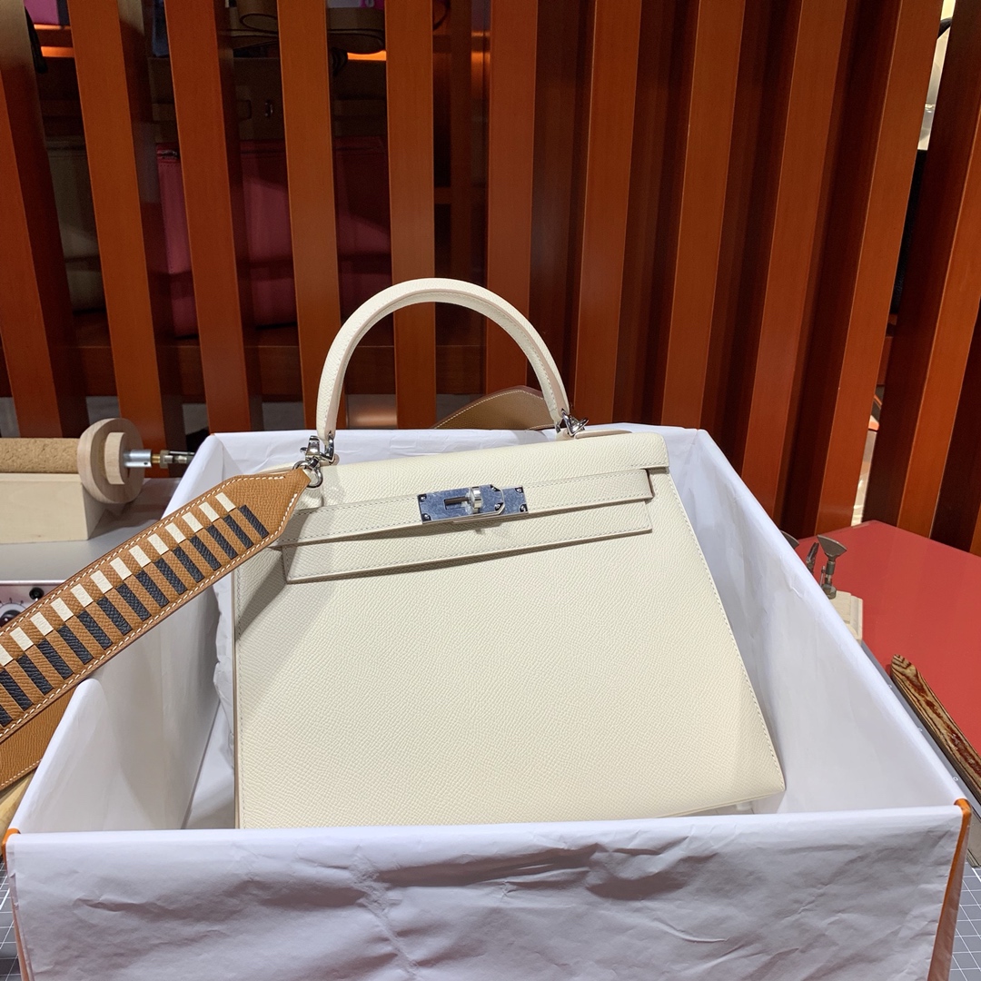 爱马仕凯莉包尺寸 Hermes Kelly25cm CC10奶昔白Epsom皮 金银扣