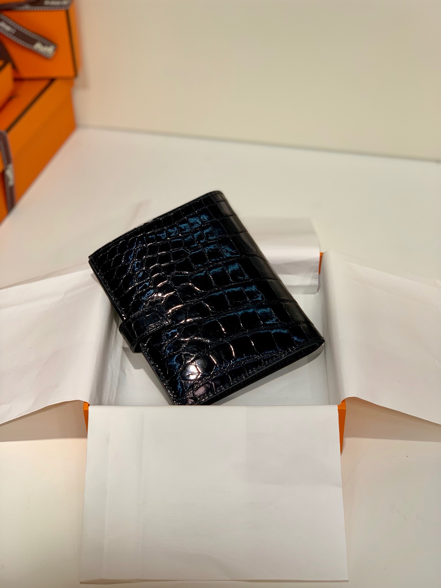 现货 Hermes Bearn Wallet 爱马仕黑色亮面鳄鱼皮短款钱包卡包