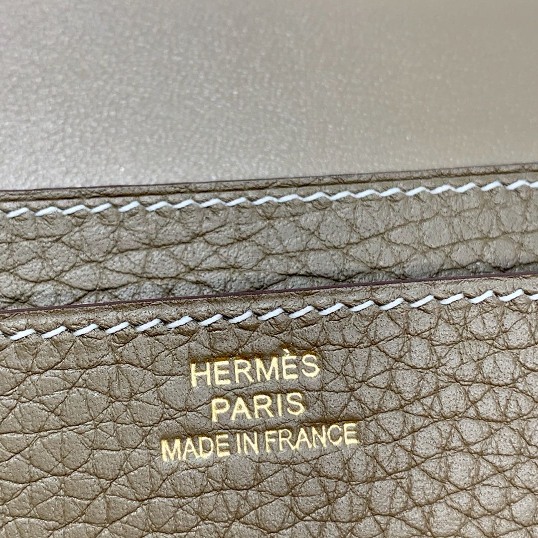 爱马仕Dogon护照本 Hermes大象灰荔枝纹牛皮钱包手包 金扣
