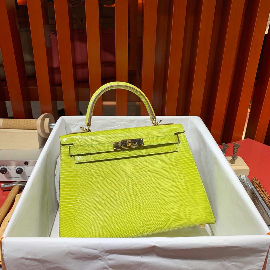 爱马仕女包批发 Hermes Kelly28cm 浅绿色进口蜥蜴皮凯莉包 金扣