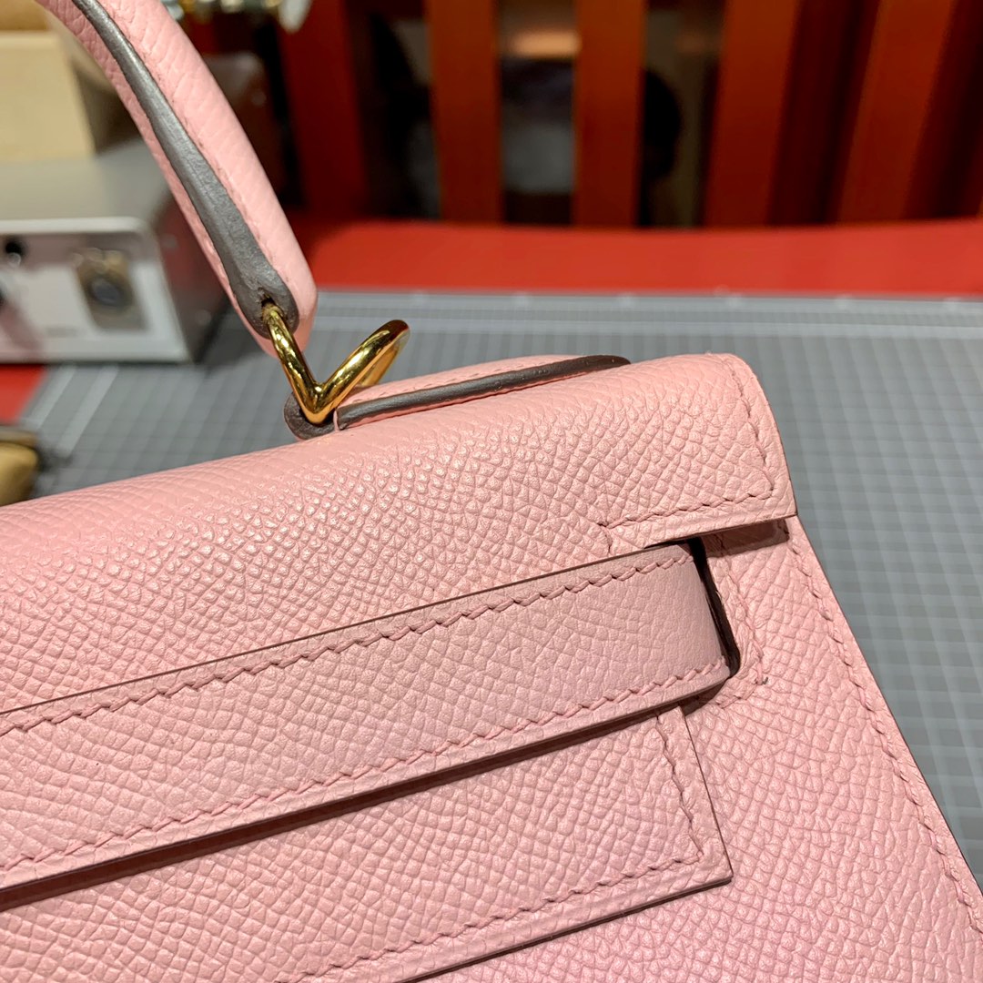 Hermes Kelly28CM 爱马仕3Q芭比粉掌纹牛皮外缝凯莉包 金扣