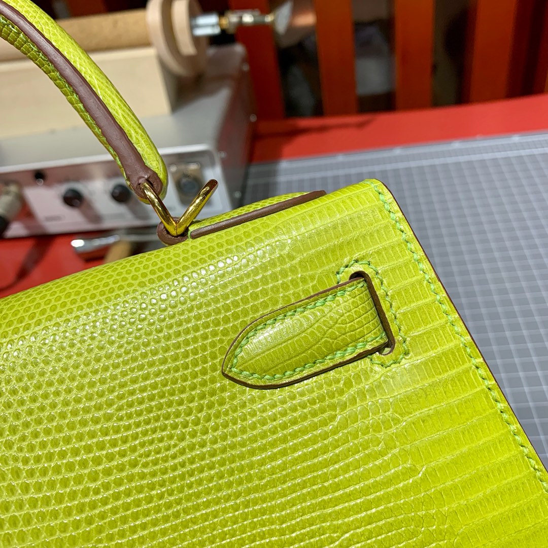 爱马仕女包批发 Hermes Kelly28cm 浅绿色进口蜥蜴皮凯莉包 金扣
