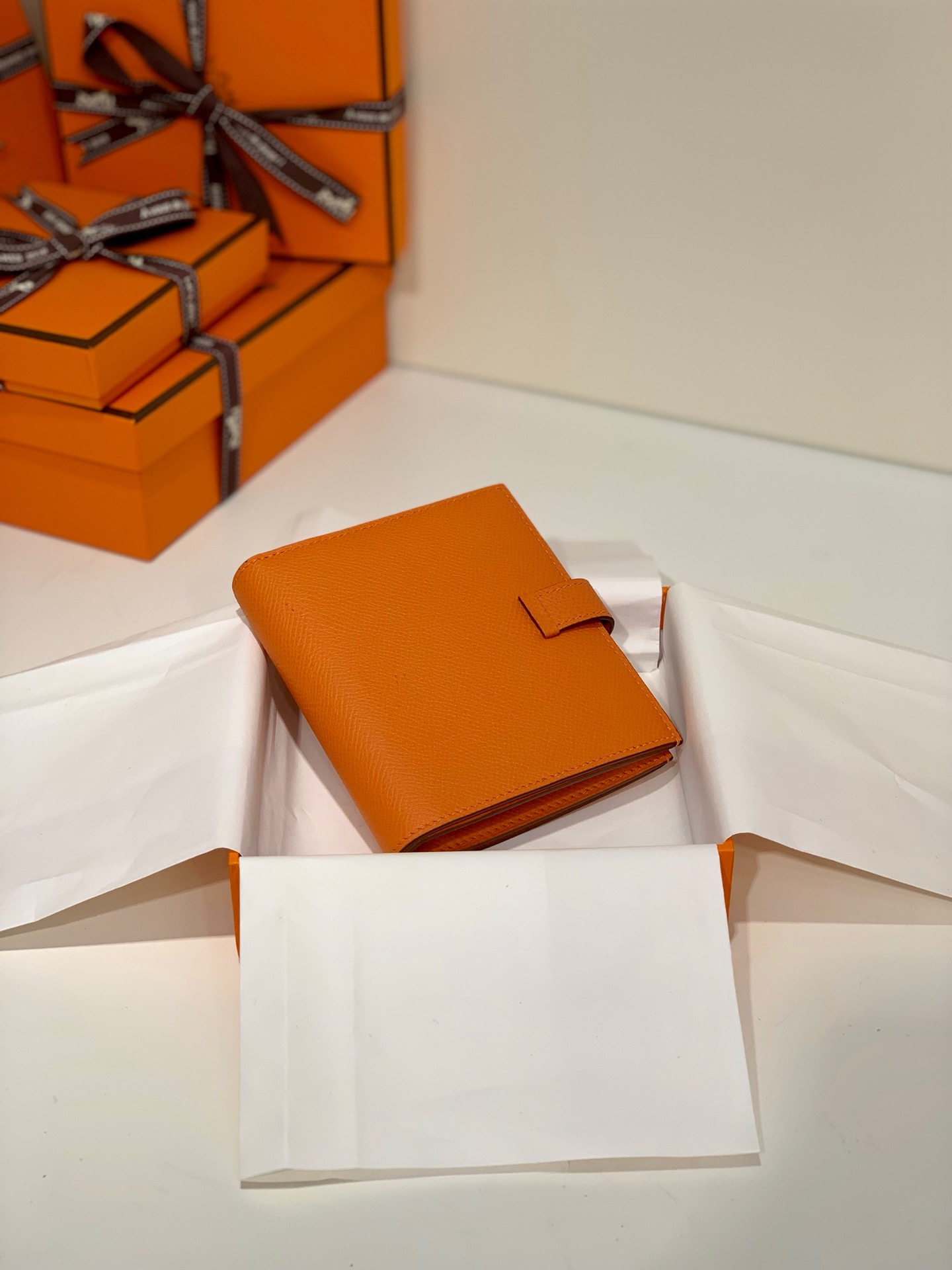 现货 Hermes Bearn钱包 爱马仕掌纹牛皮经典短款钱夹 橙色金扣