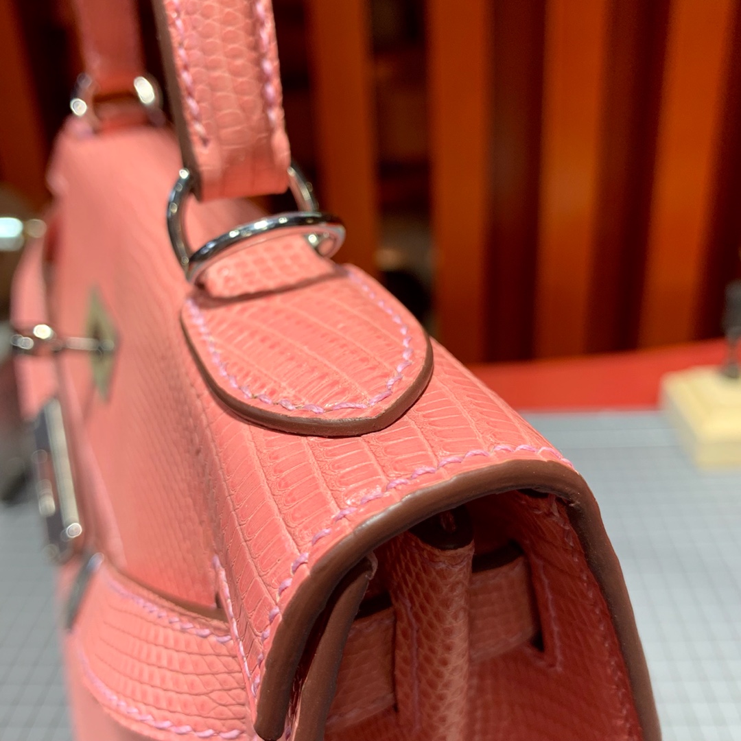 爱马仕蜥蜴皮凯莉包 Hermes Kelly28CM 奶昔粉进口蜥蜴皮 银扣
