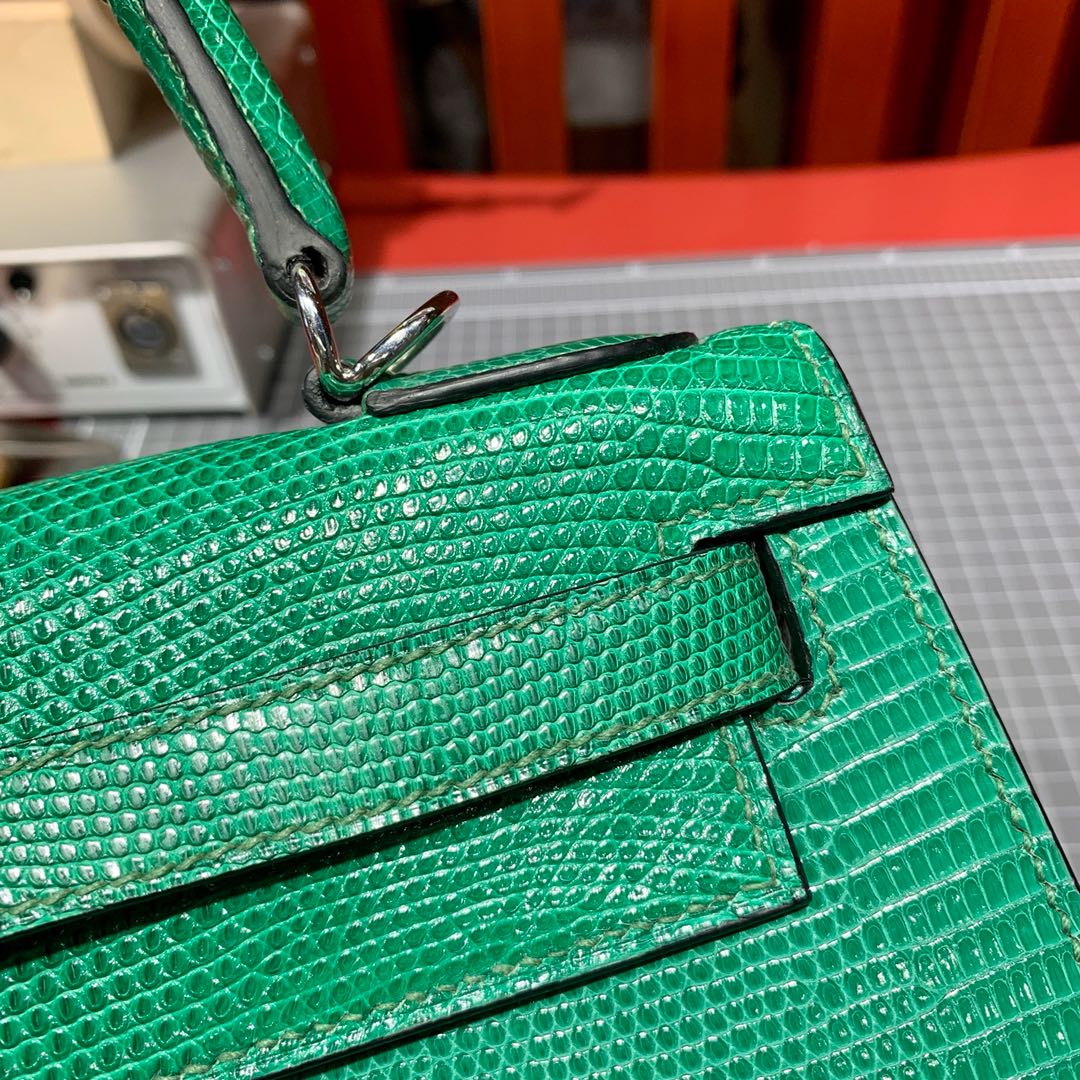 现货 Hermes Kelly28cm 爱马仕草绿色进口蜥蜴皮凯莉包 银扣
