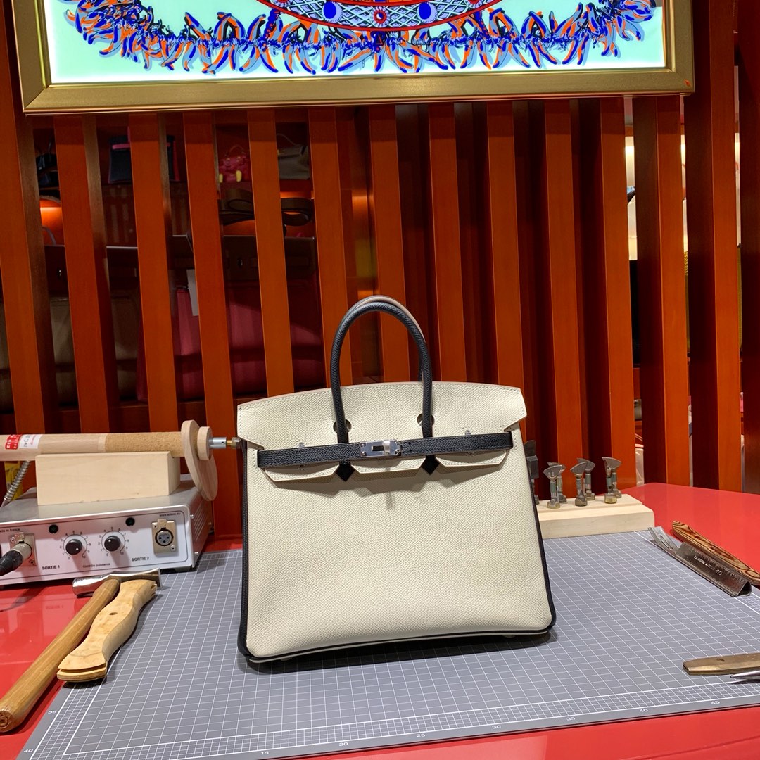 爱马仕拼色铂金包 Hermes Birkin25CM 奶昔白拼黑色Epsom皮 银扣
