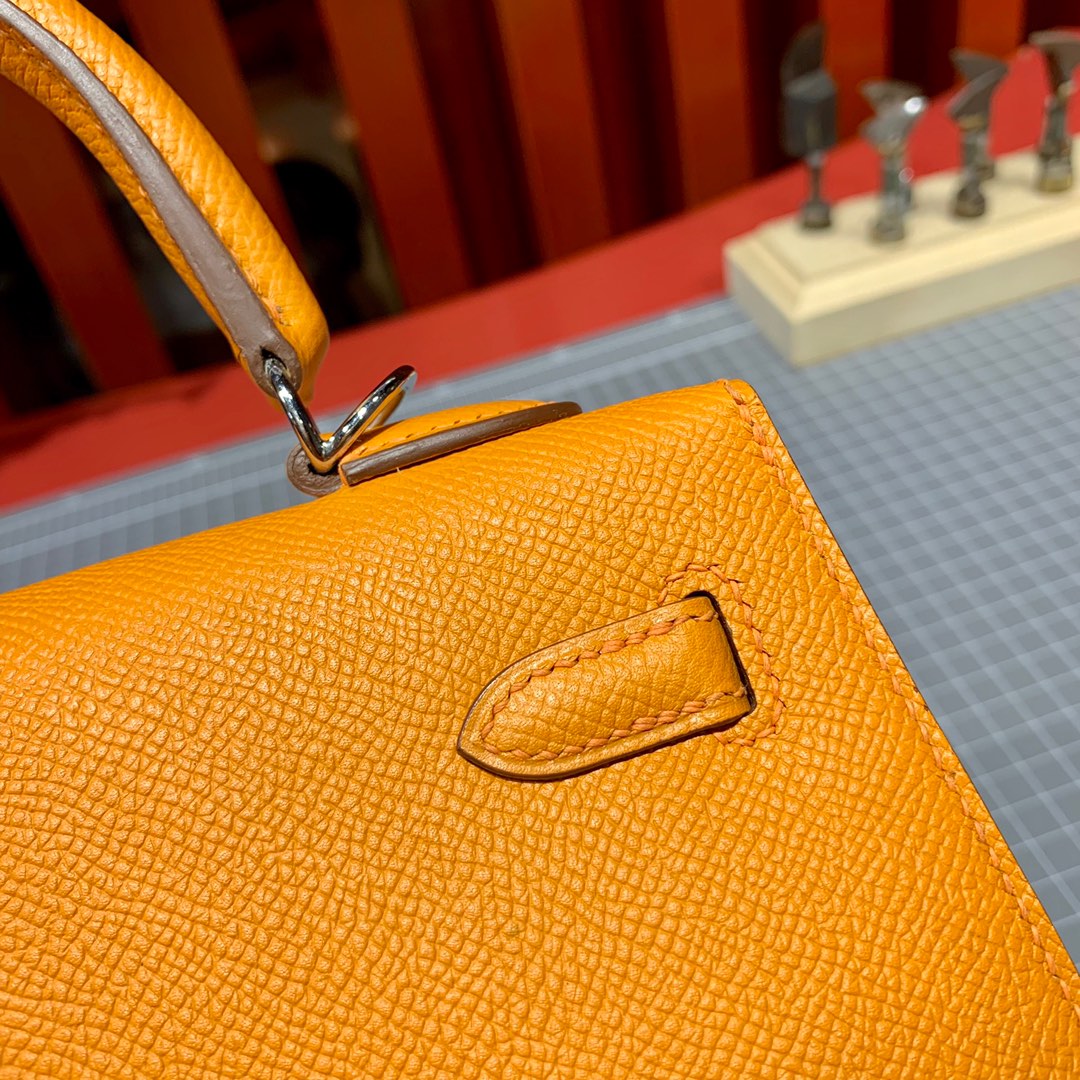 现货 Hermes Kelly25CM 爱马仕i9杏黄色Epsom皮凯莉包 金银扣