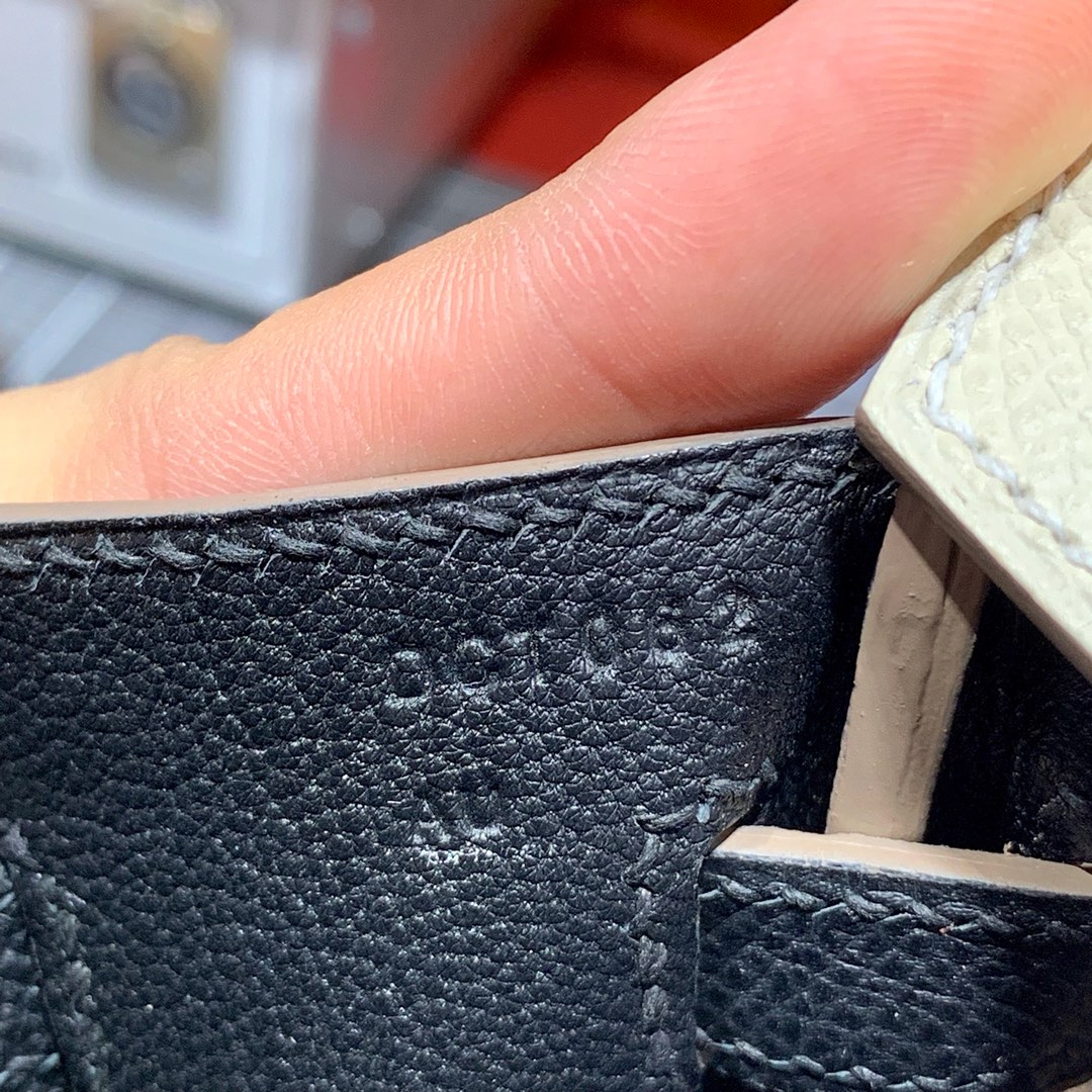爱马仕拼色铂金包 Hermes Birkin25CM 奶昔白拼黑色Epsom皮 银扣
