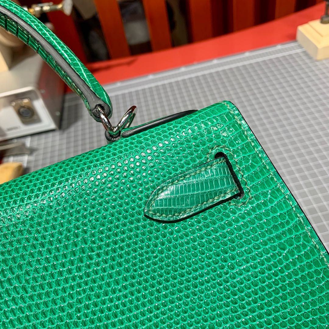 现货 Hermes Kelly28cm 爱马仕草绿色进口蜥蜴皮凯莉包 银扣