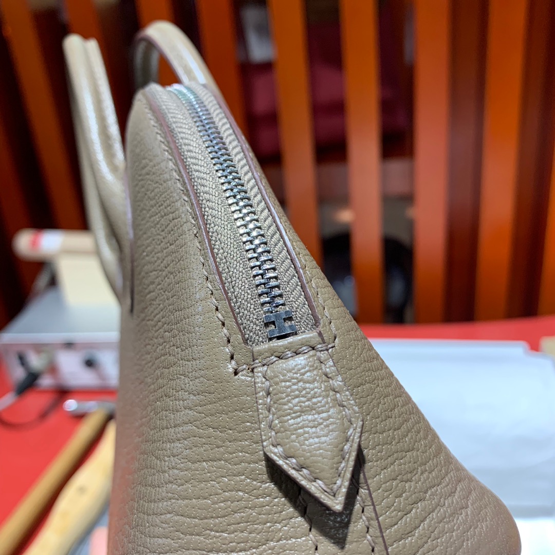 爱马仕迷你保龄球包 Hermes Mini Bolide18CM 大象灰山羊皮 本色线 银扣