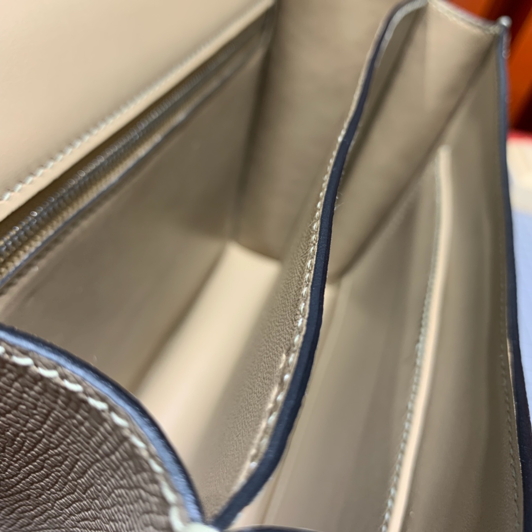 爱马仕空姐包批发 Hermes Constance24CM 浅灰色掌纹牛皮 银扣