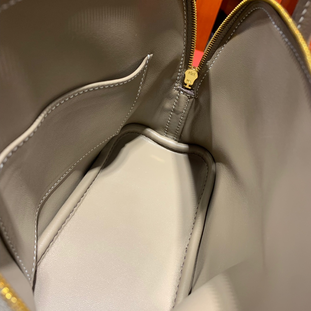 Hermes女包价格 爱马仕山羊皮Mini Bolide18迷你保龄球包 大象灰白线 金扣
