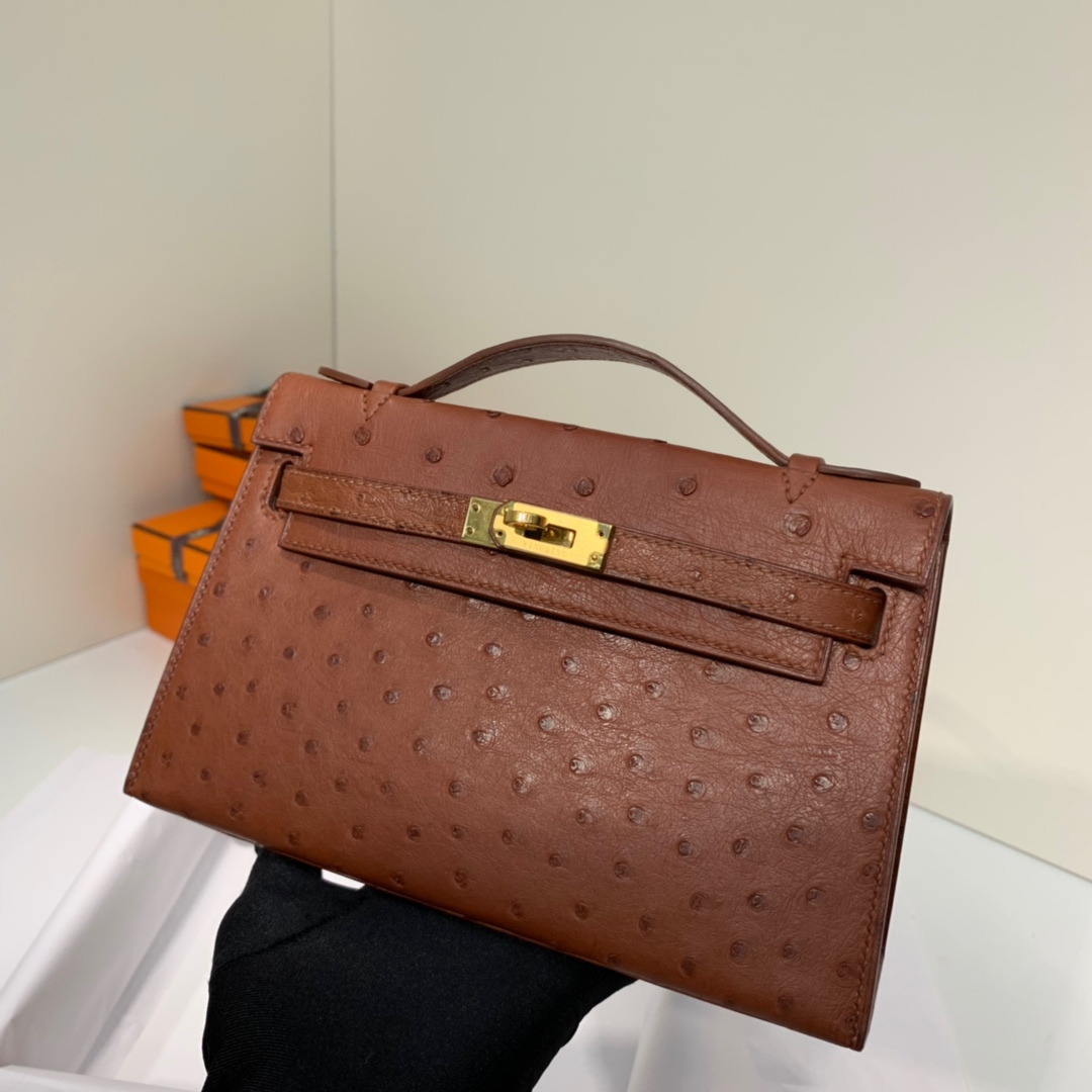 爱马仕包包官网 Hermes Minikelly22CM 进口鸵鸟皮迷你凯莉包 古铜色 金扣