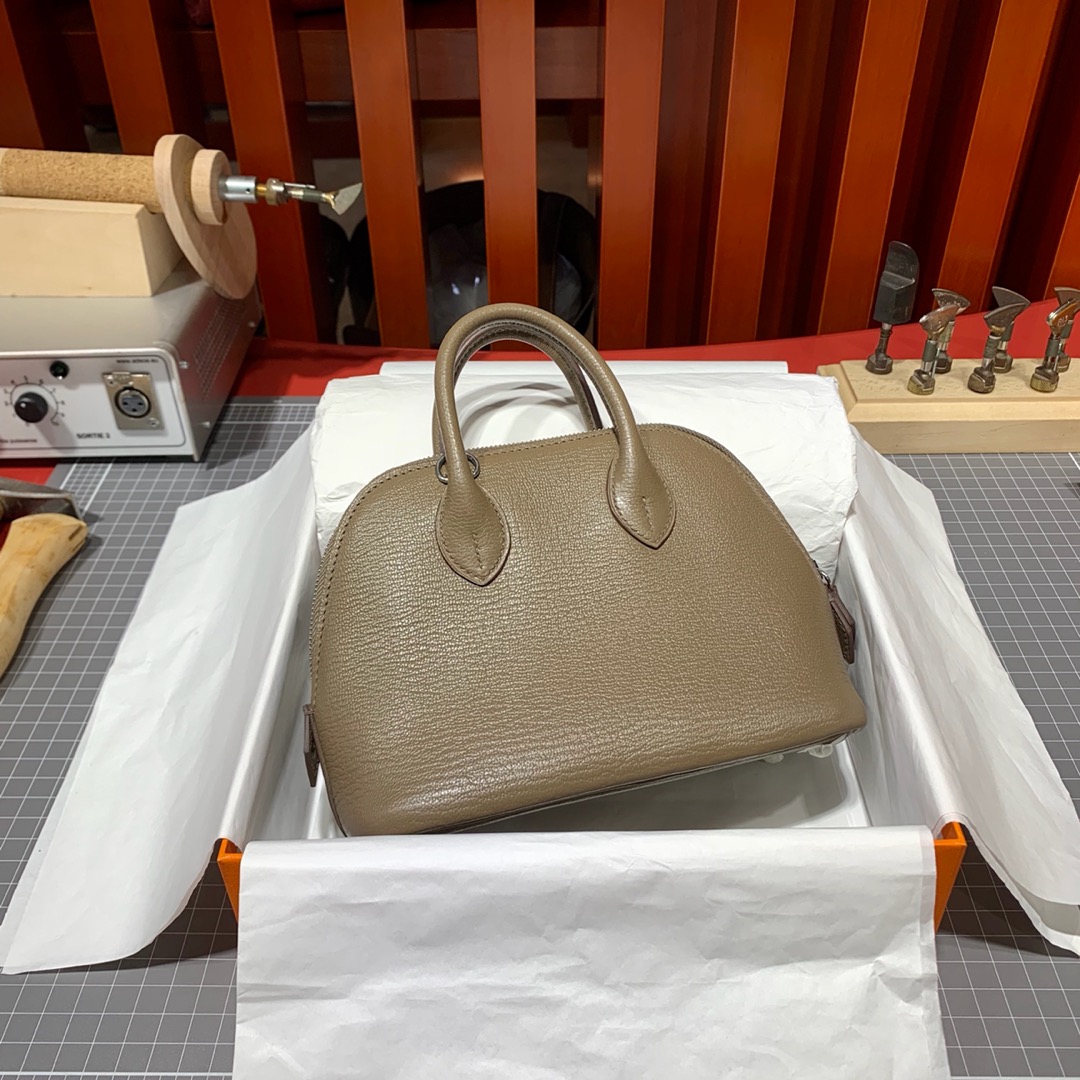 爱马仕迷你保龄球包 Hermes Mini Bolide18CM 大象灰山羊皮 本色线 银扣